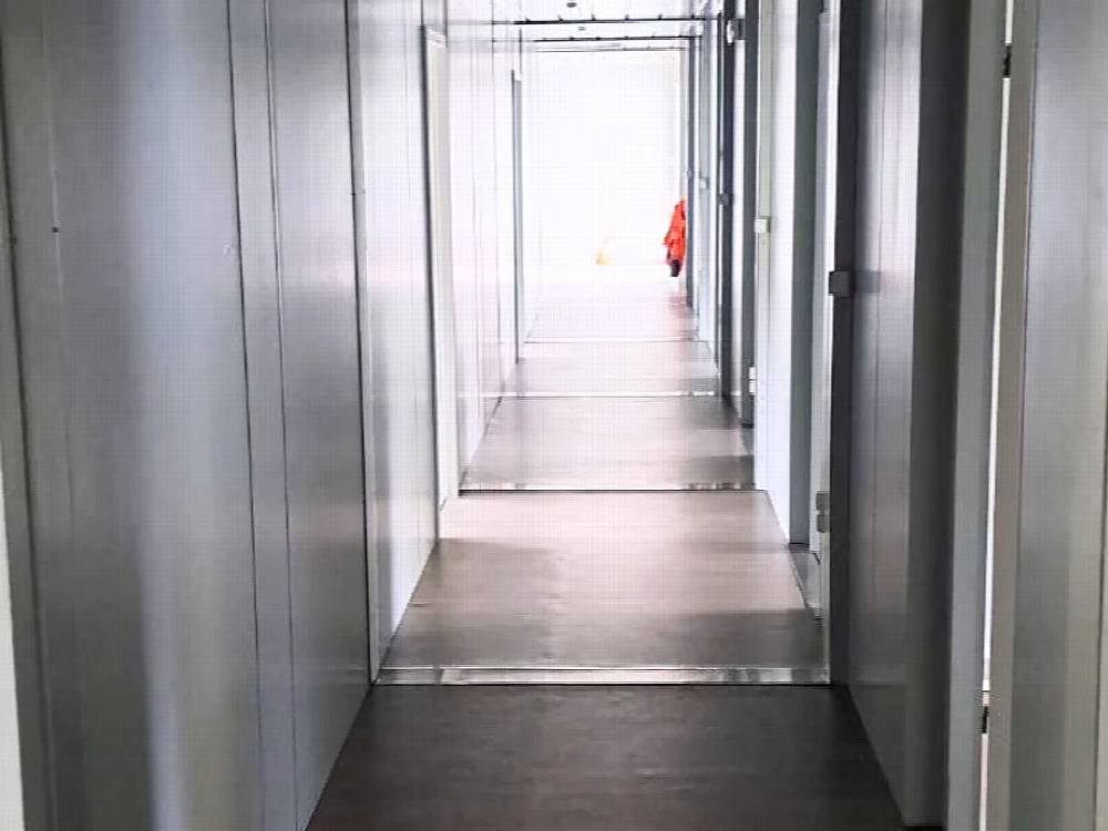 Bâtiment modulaire reconditionné en Normandie, bureaux et sanitaires — vue 5