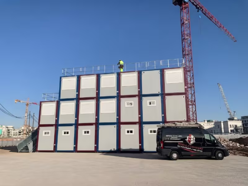 Montage de bâtiment modulaire et bungalow préfabriqué